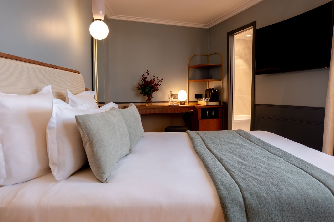 Grand-Hotel-Saint-Michel-Room-12