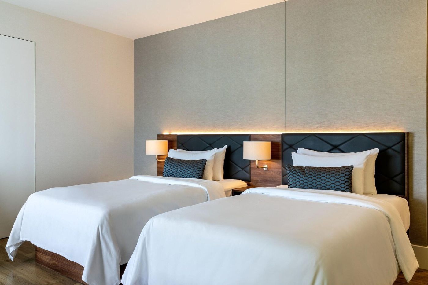 Element-Amsterdam-Room-41