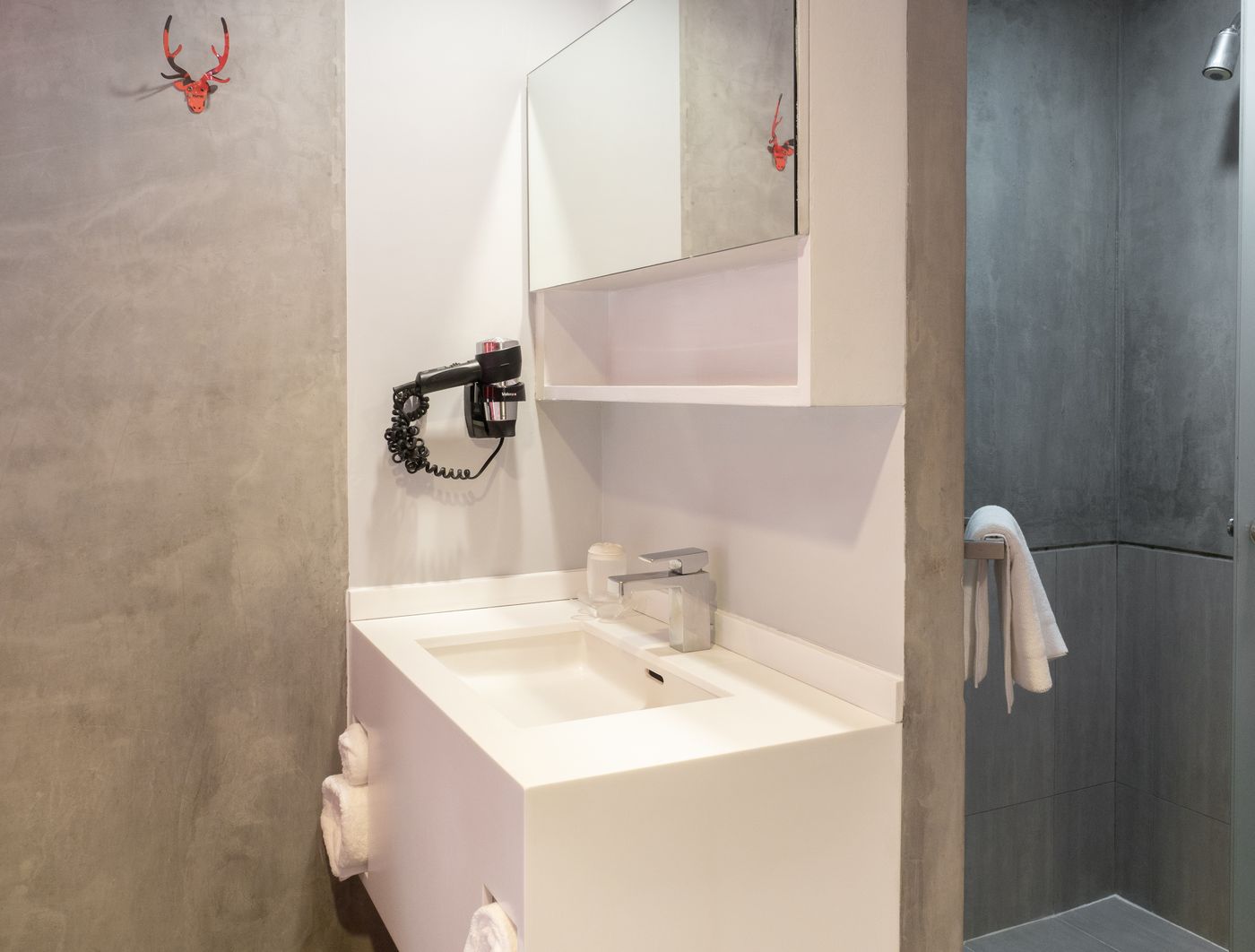 Lub-d-Bangkok-Siam-Hostel-Room-23