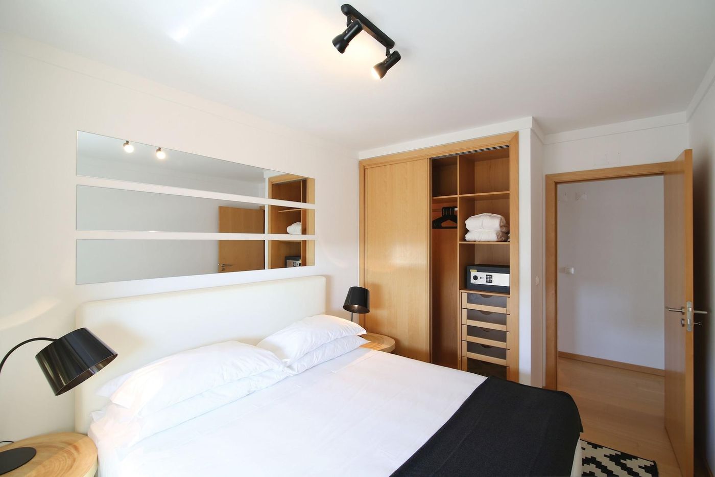 Panoramic-Living-Room-14