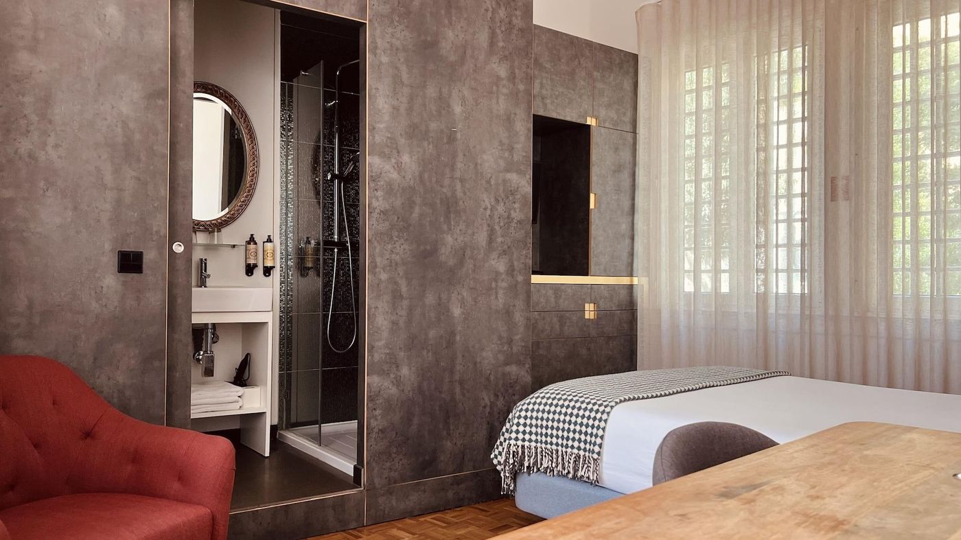 Monte-Belvedere-Hotel-By-Shiadu-Room-17