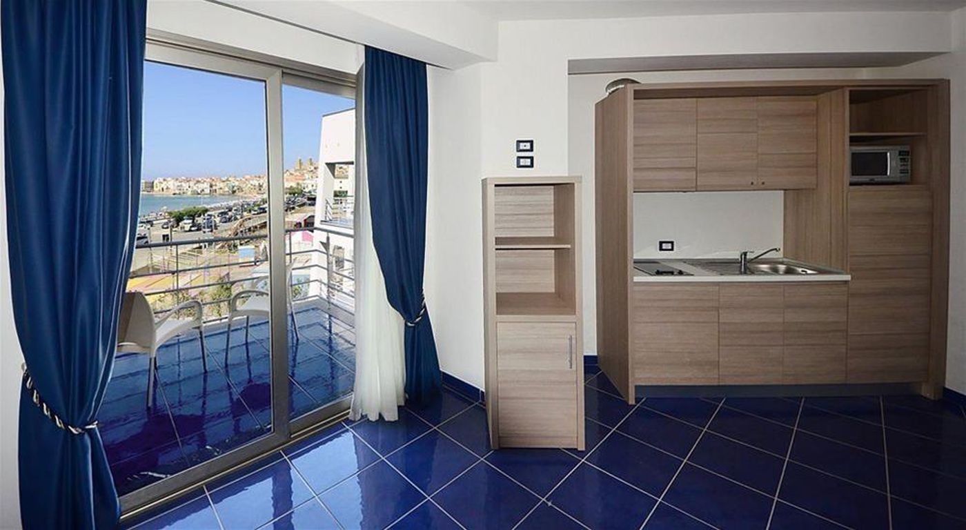 Astro-Suite-Hotel-Room-21