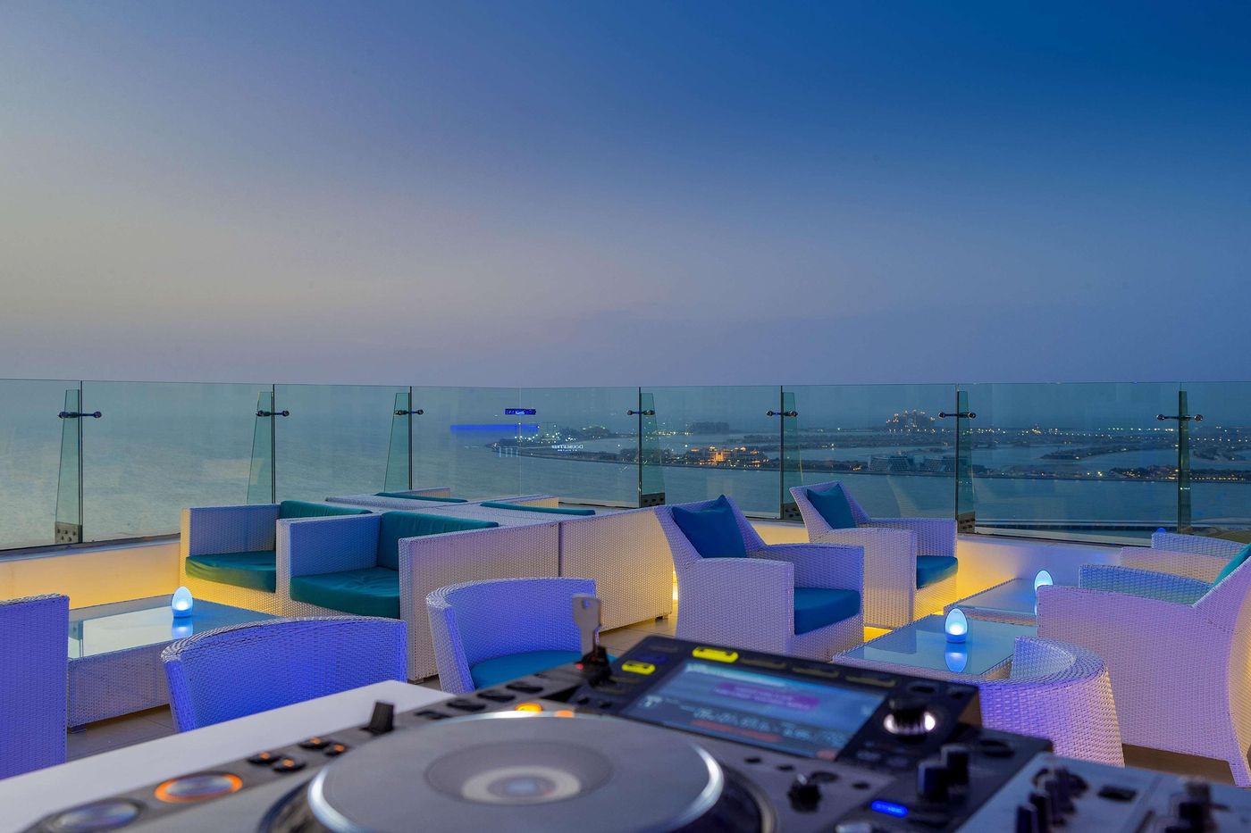 Hilton-Dubai-Jumeirah-Restaurant-14