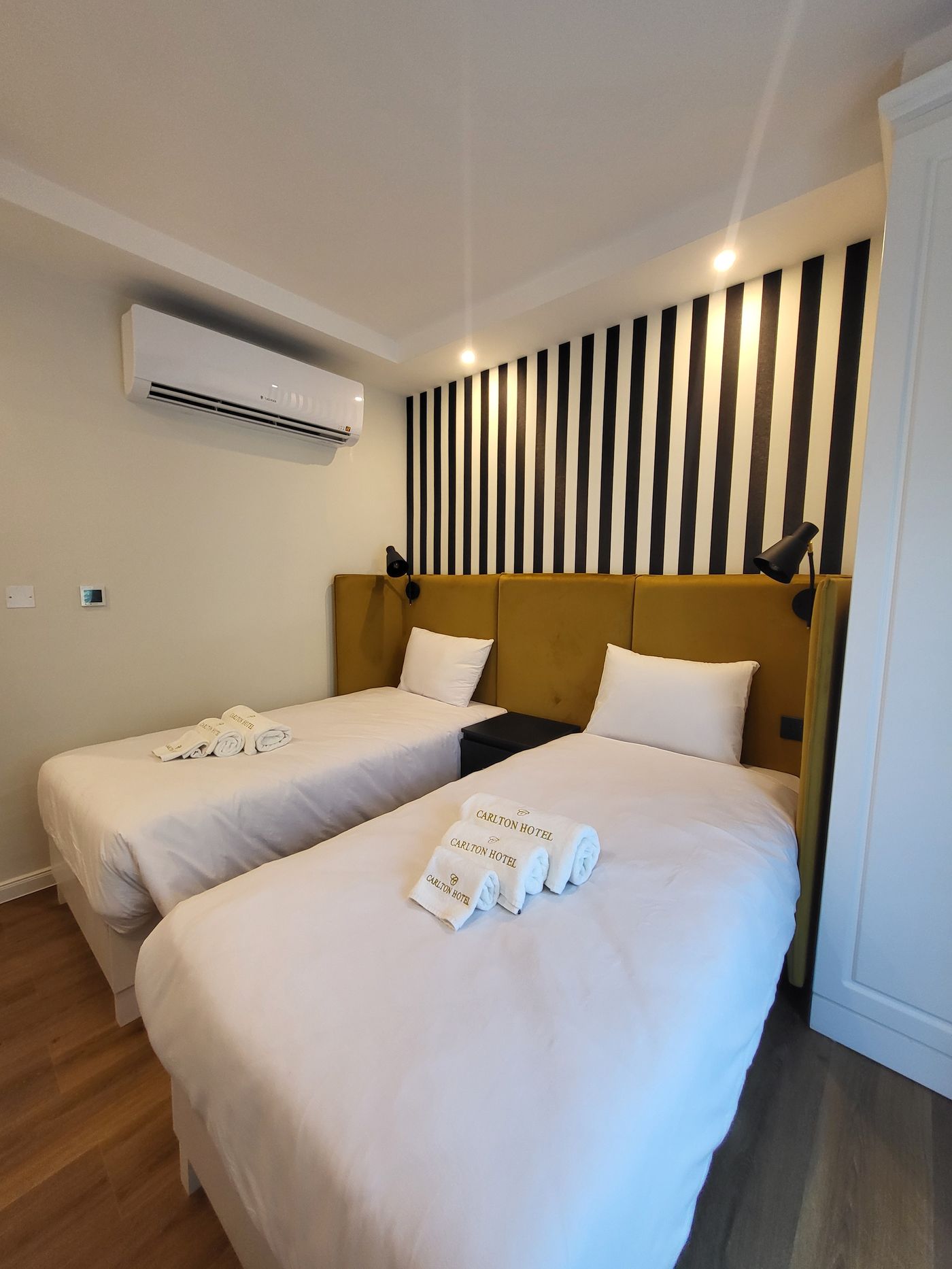 Carlton-Hotel-Room-12