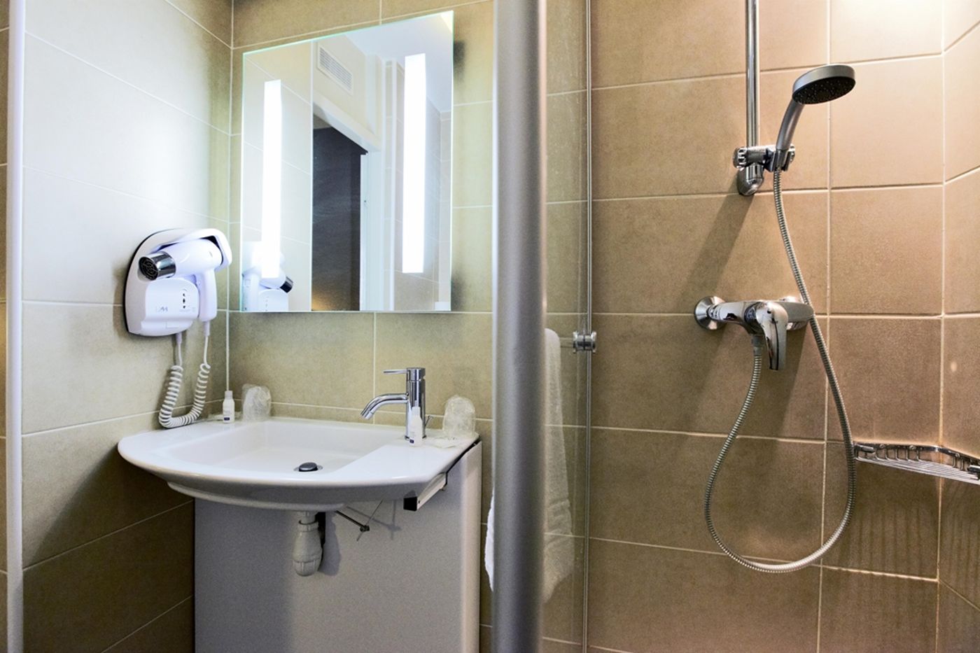 Kyriad Montpellier Centre Antigone - France - MONTPELLIER - Room - 9