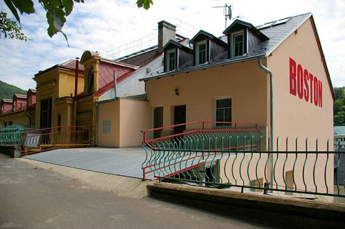 Boston-Czech Republic-KARLOVY VARY-General view-1