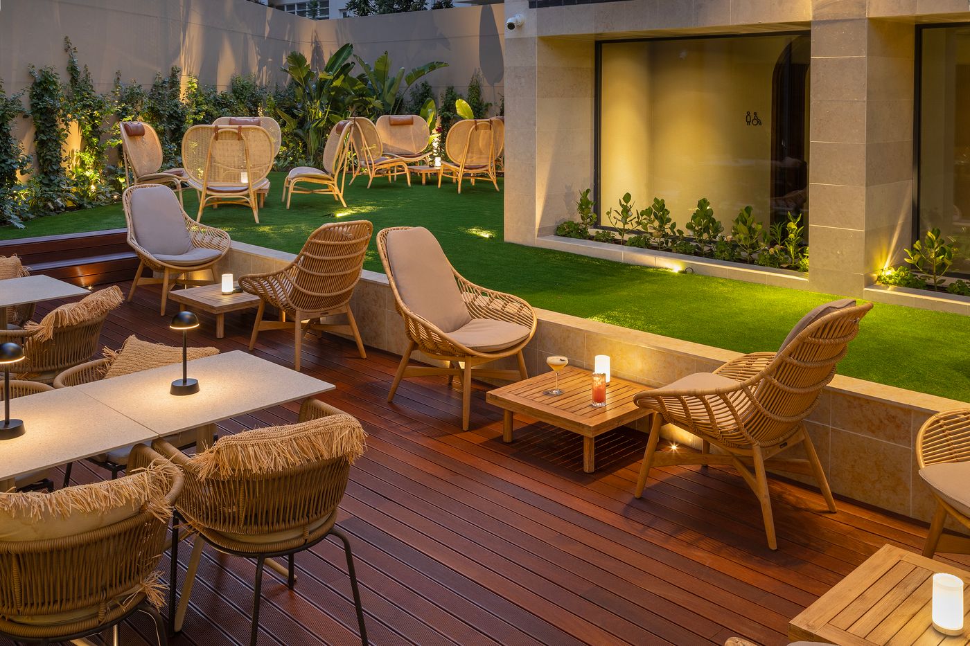 Evolution-Valbom-Bar-41