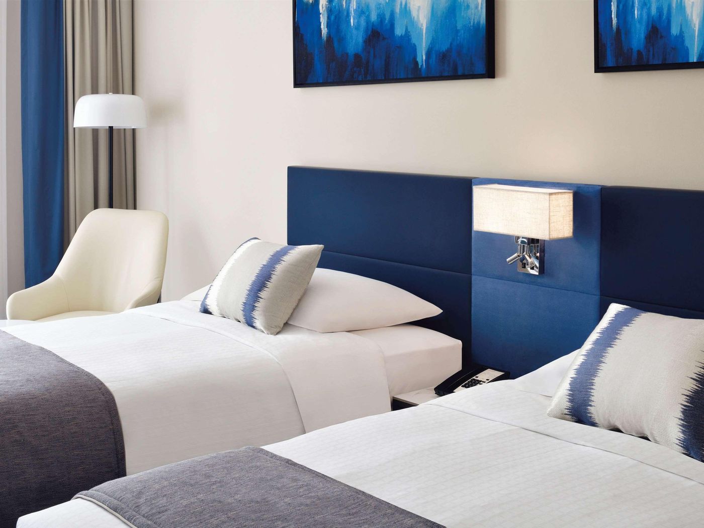 Movenpick-Bur-Dubai-Room-22