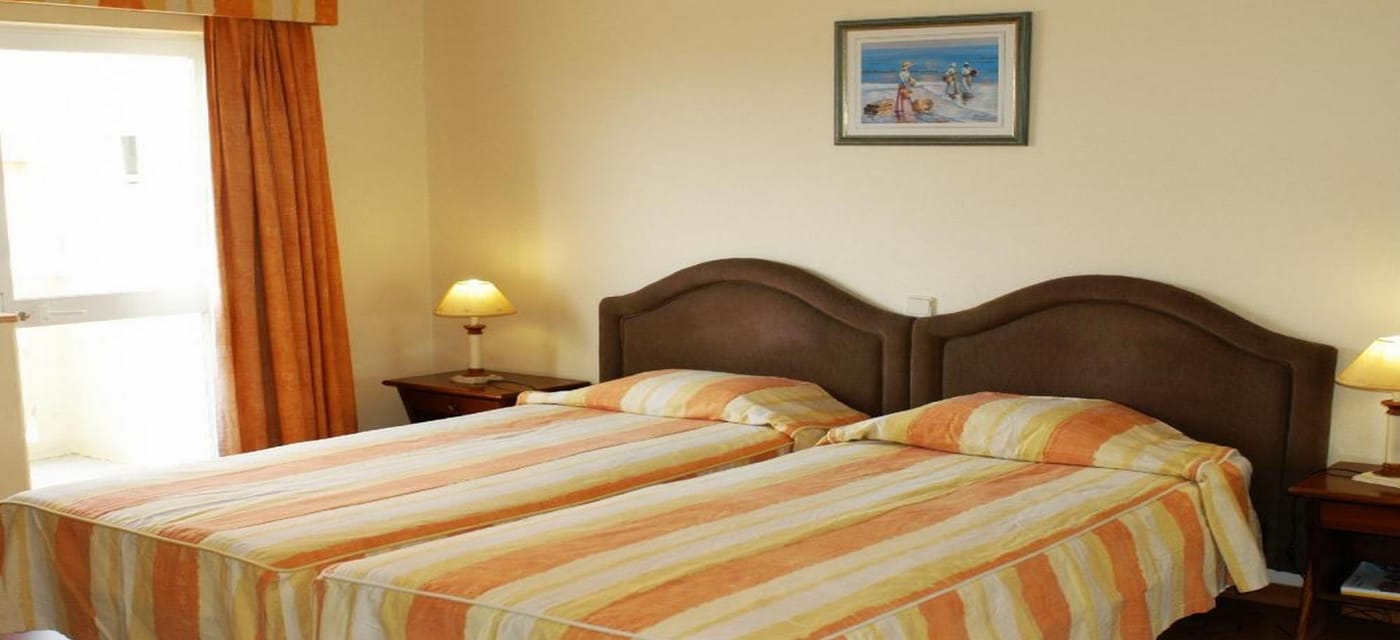 Baia-de-Monte-Gordo-Room-16