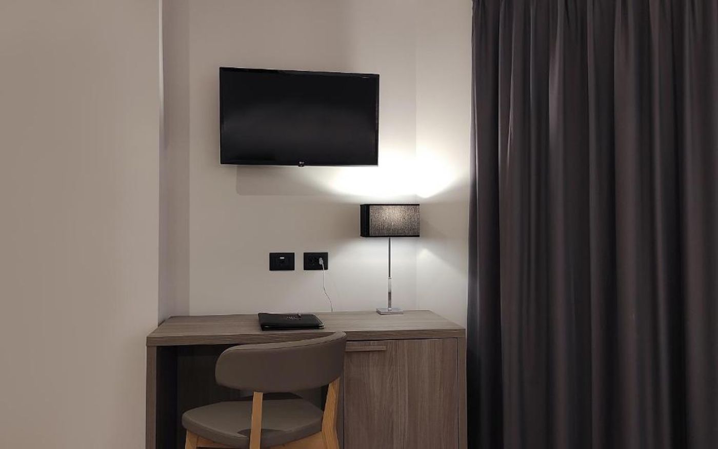 Grand-Hotel-Faraglioni-Room-15