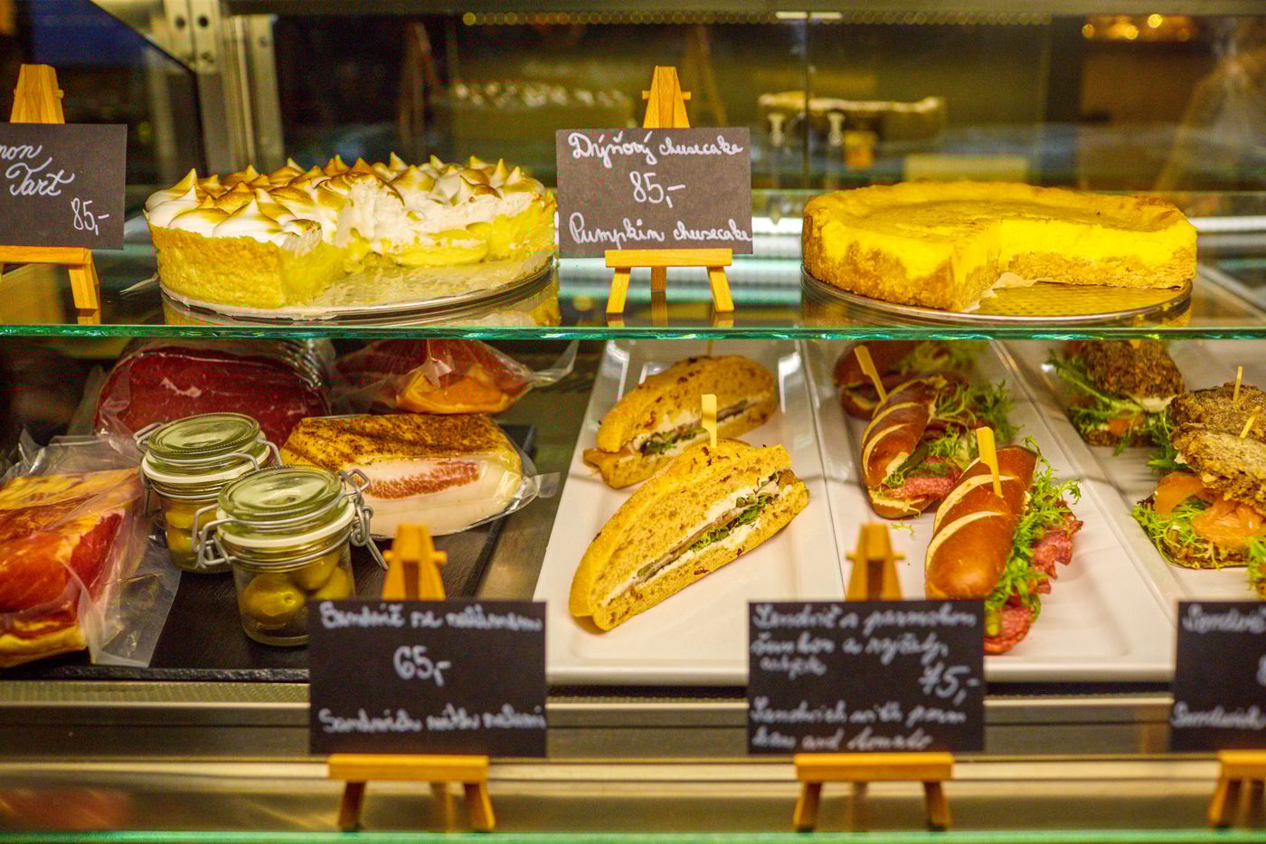 EA-Hotel-Victoria-Restaurant-33