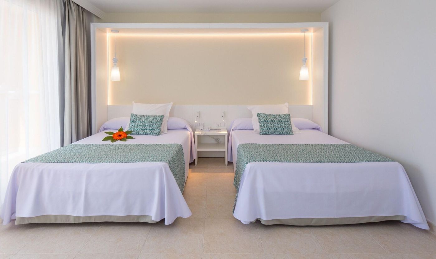 Gran-Hotel-Pe----iscola-Room-15