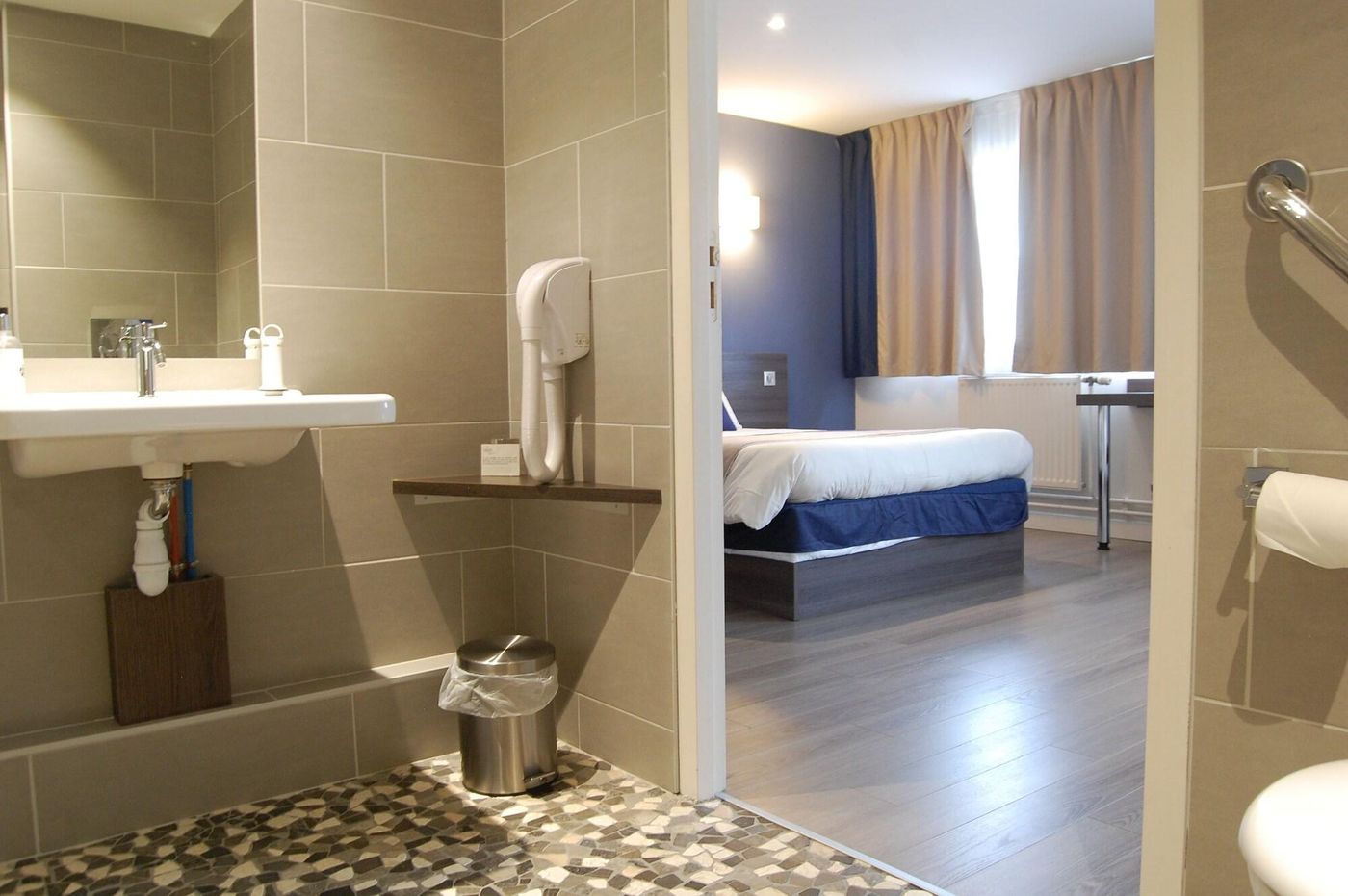 Valpré - France - ÉCULLY  - Room - 3