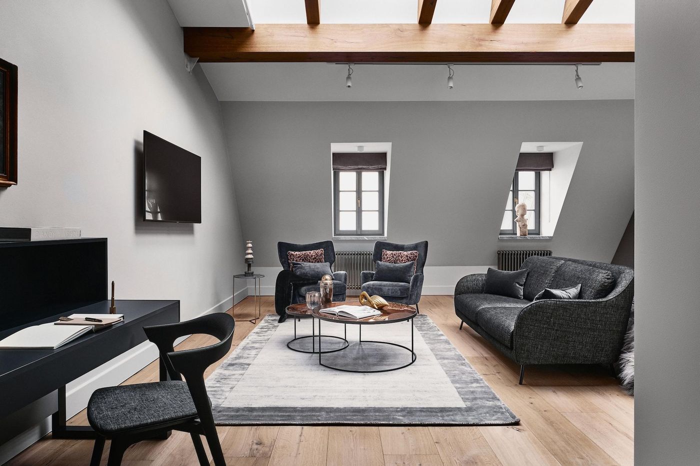 H15-Luxury-Palace-Room-6