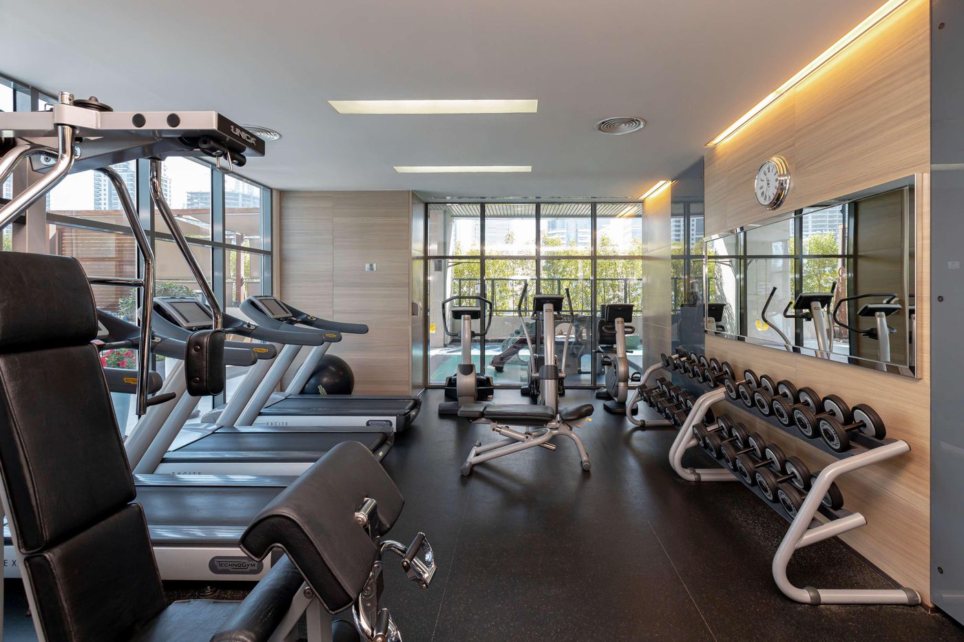 Radisson-Blu-Residence-Dubai-Marina-Sports-and-Entertainment-61