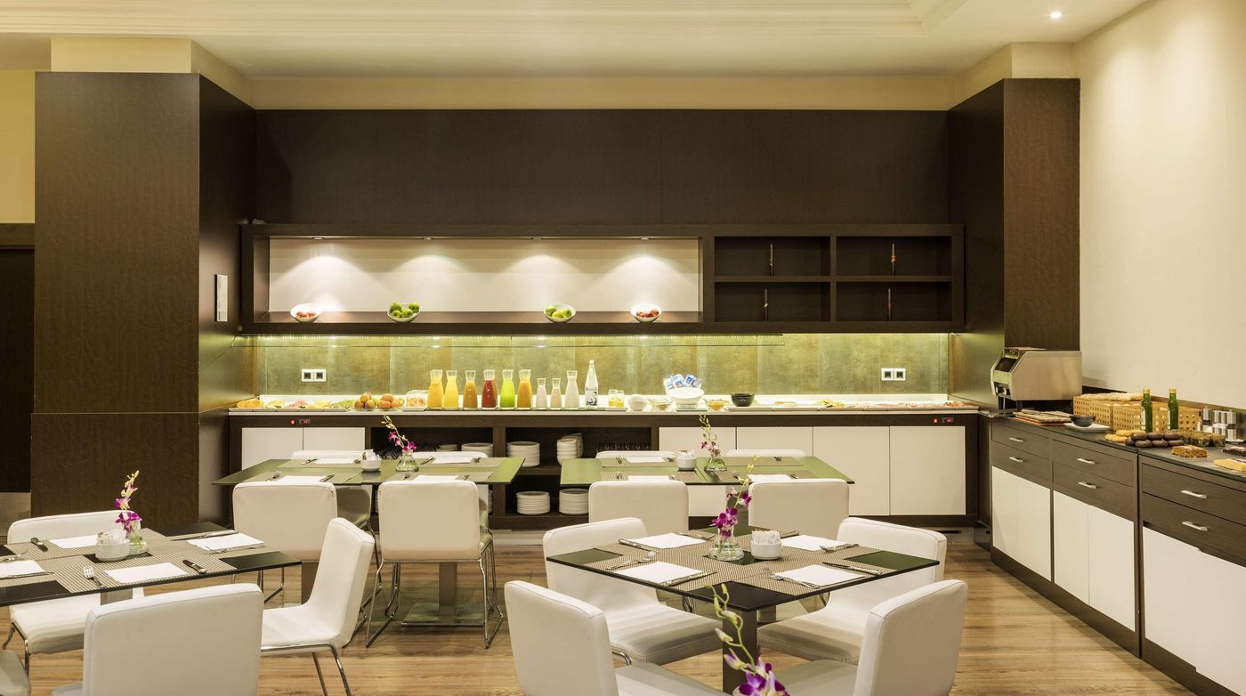Ilunion-Suites-Madrid-----Restaurant-35