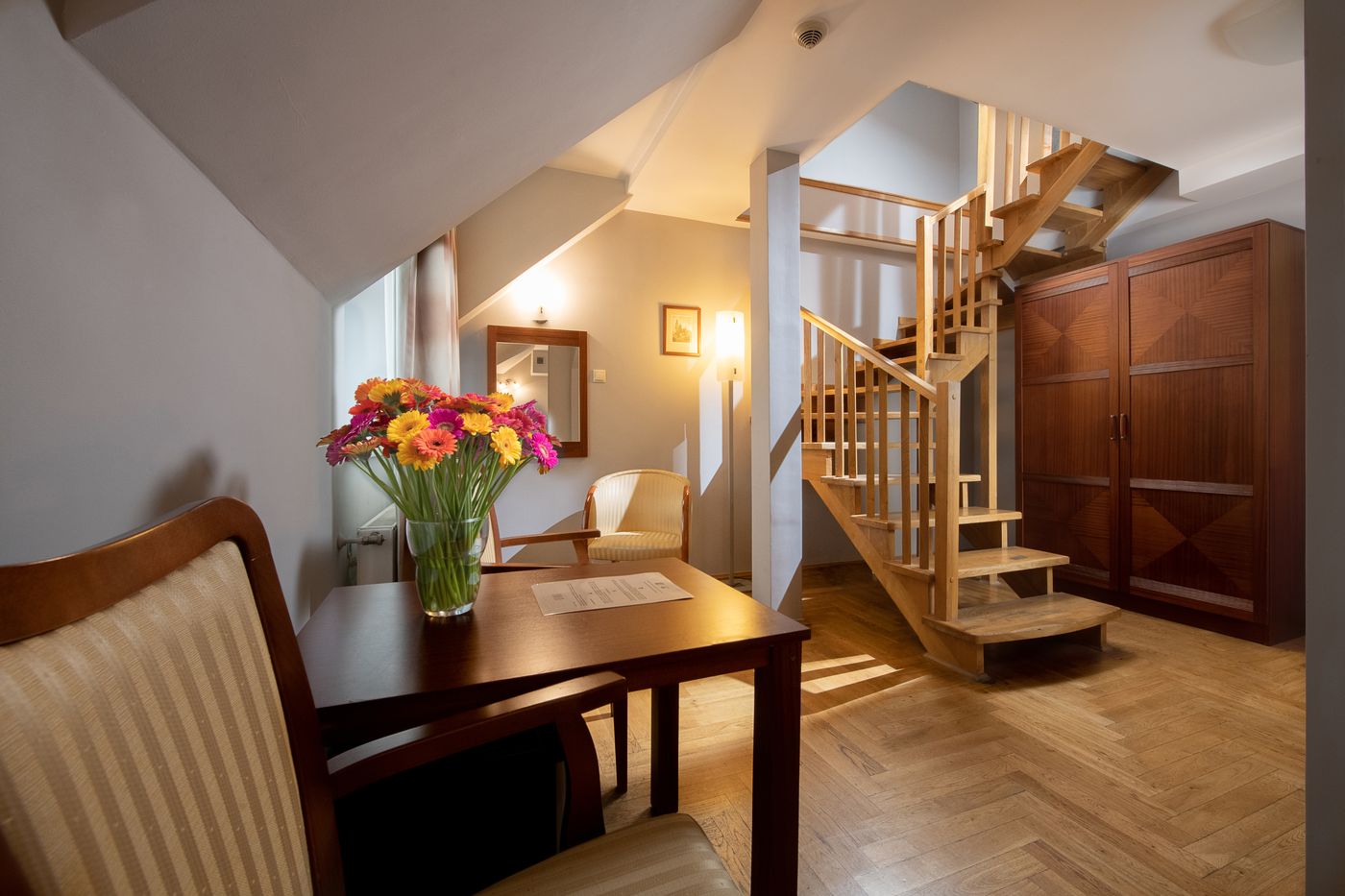 Red-Brick-Apartments-Room-19