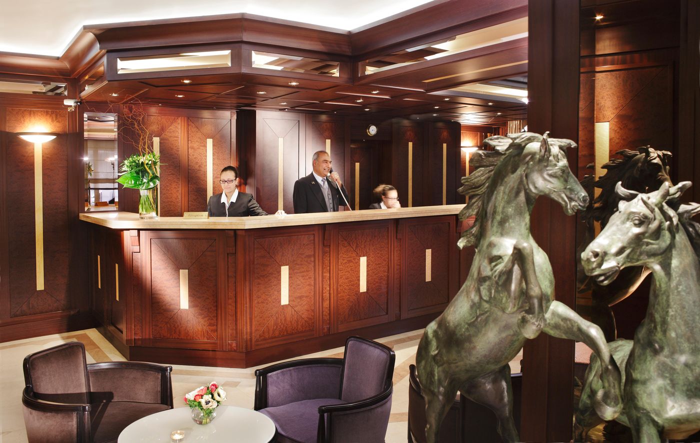 Splendid-Etoile-Lobby-17