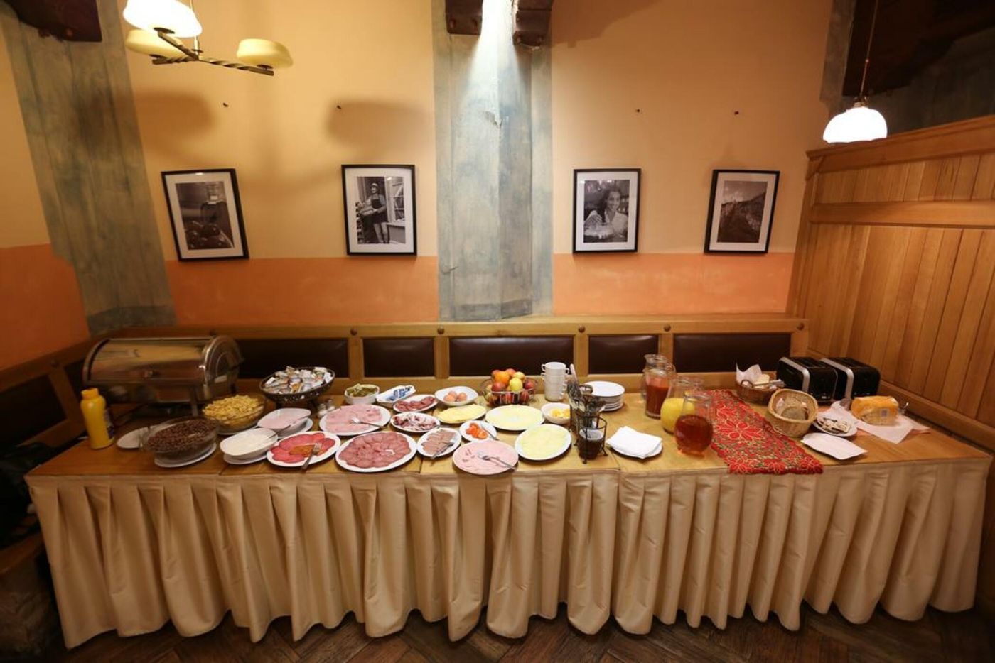 King-George-Hotel-Restaurant-20