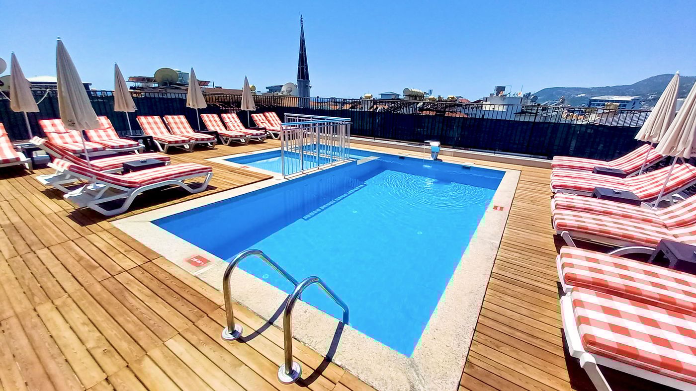 Kleopatra-Hotel-Pool-1