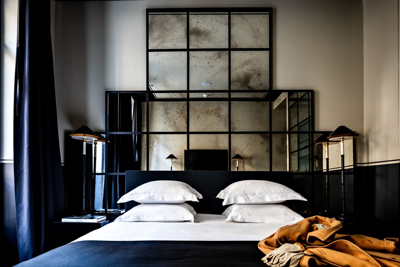 Monsieur-George-Hotel---Spa-Room-17