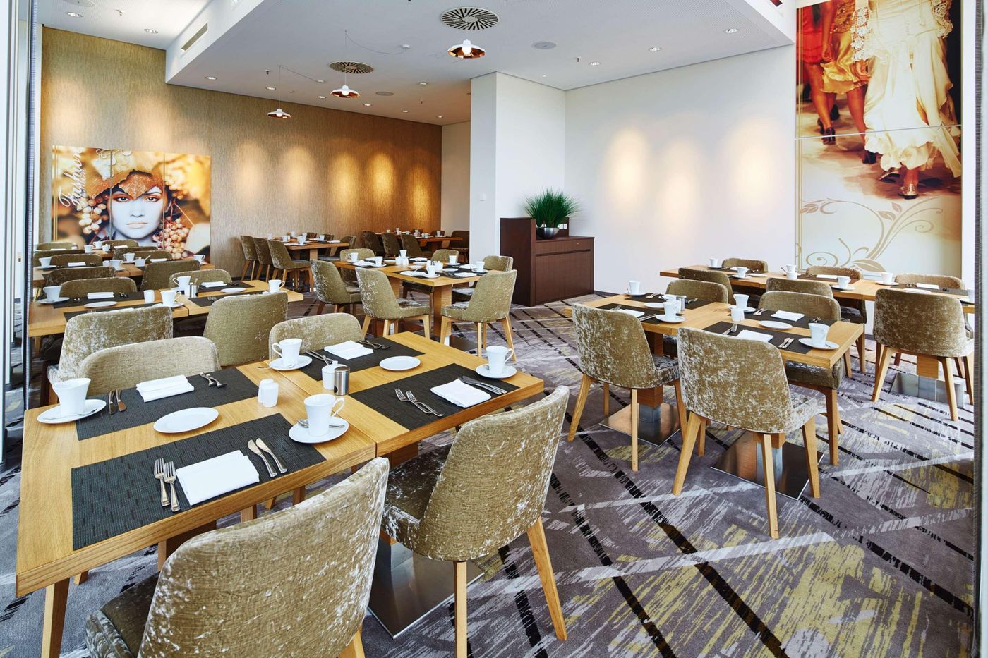 Steigenberger-Hotel-am-Kanzleramt-Restaurant-50