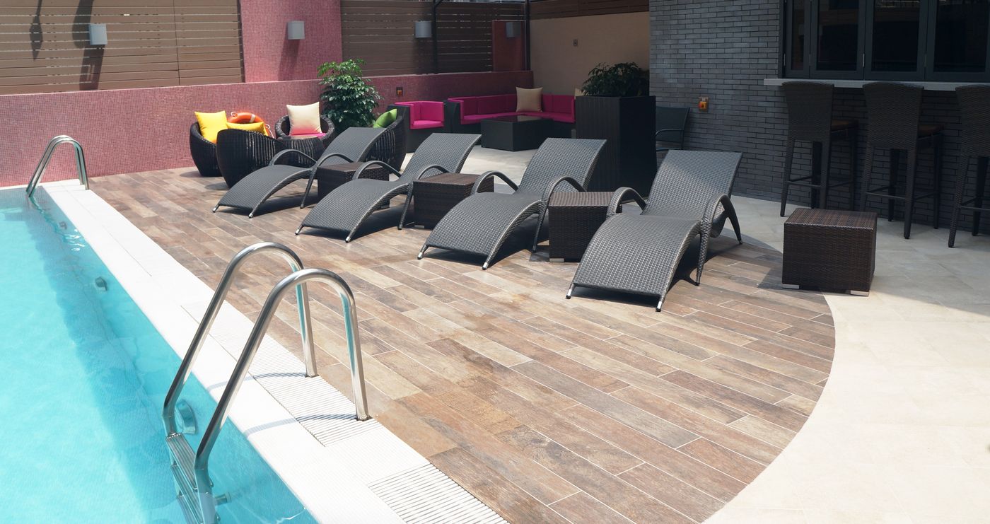 Wharney-Hotel-Pool-44