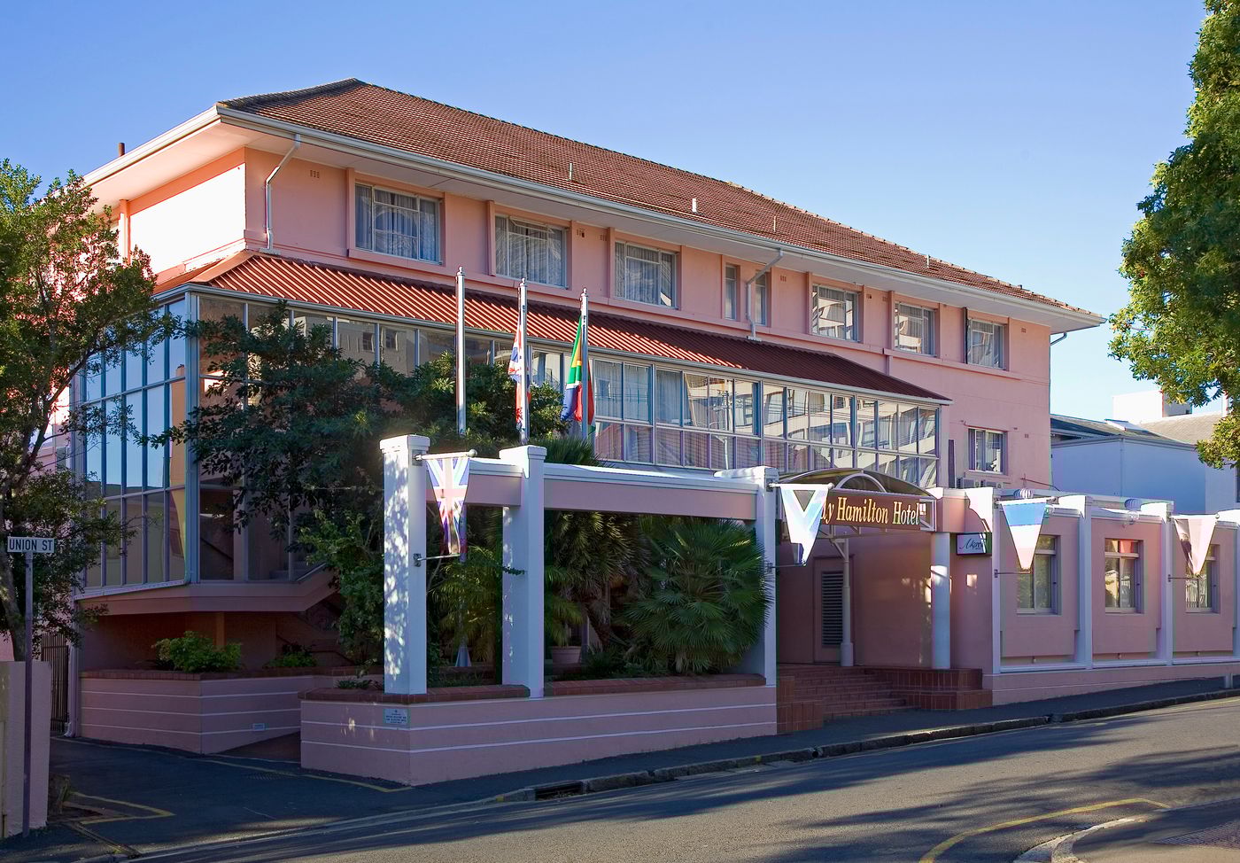 Lady-Hamilton-General-view-1