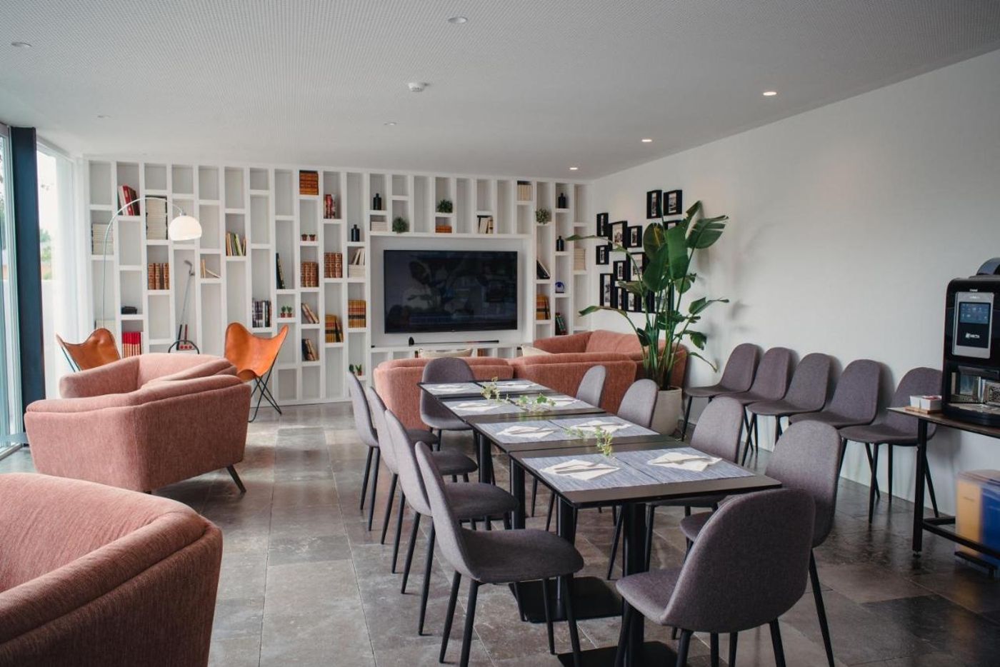 A-House-In-Estoril--Adults-Only--Restaurant-2