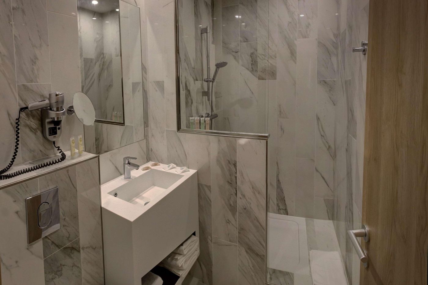 Best Western Plus Hotel Comedie Saint-Roch - France - Montpellier - Room - 5