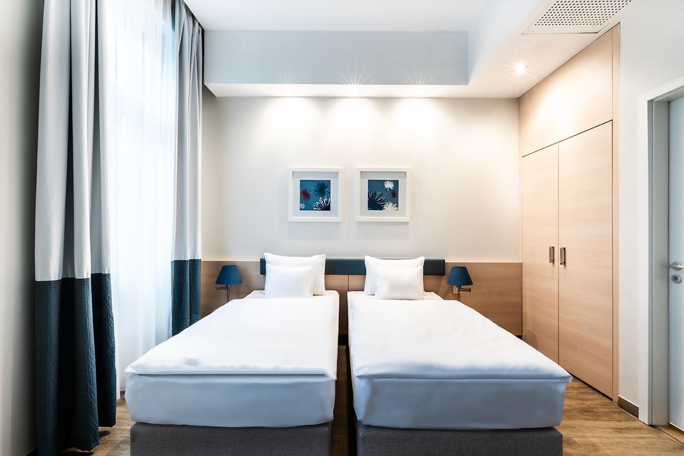 Atrium-Fashion-Hotel-Room-33