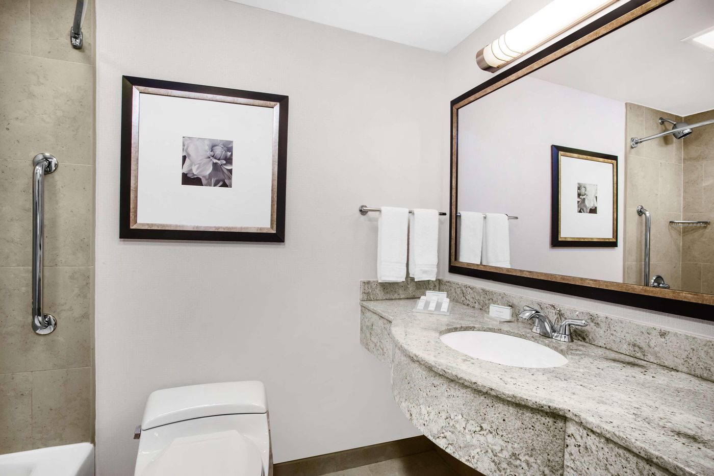 Hilton-Garden-Inn-NY-West-35-Street-Room-26