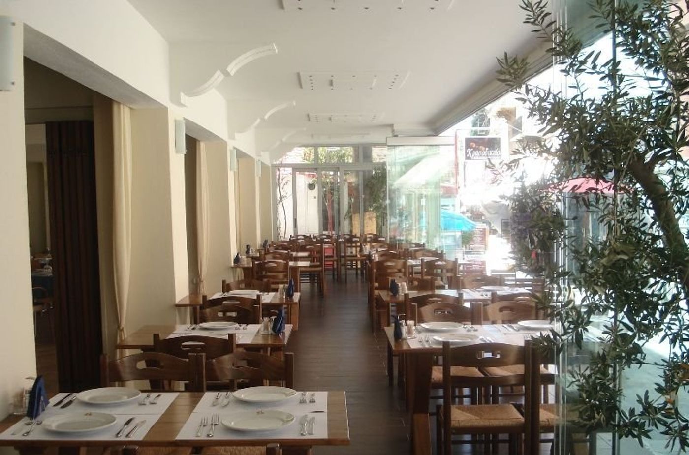Aeolis-Restaurant-10