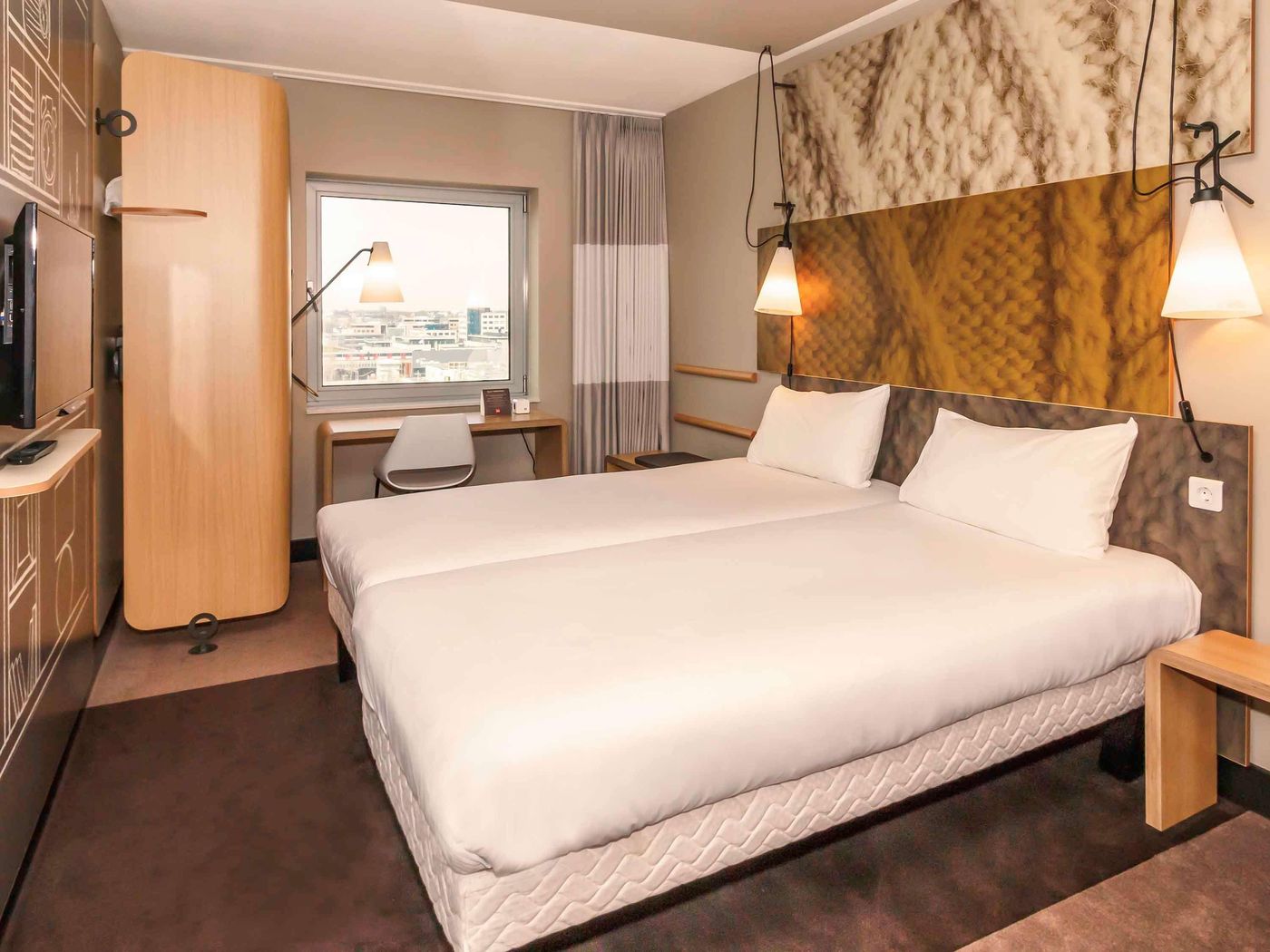 ibis-Amsterdam-City-West-Room-7