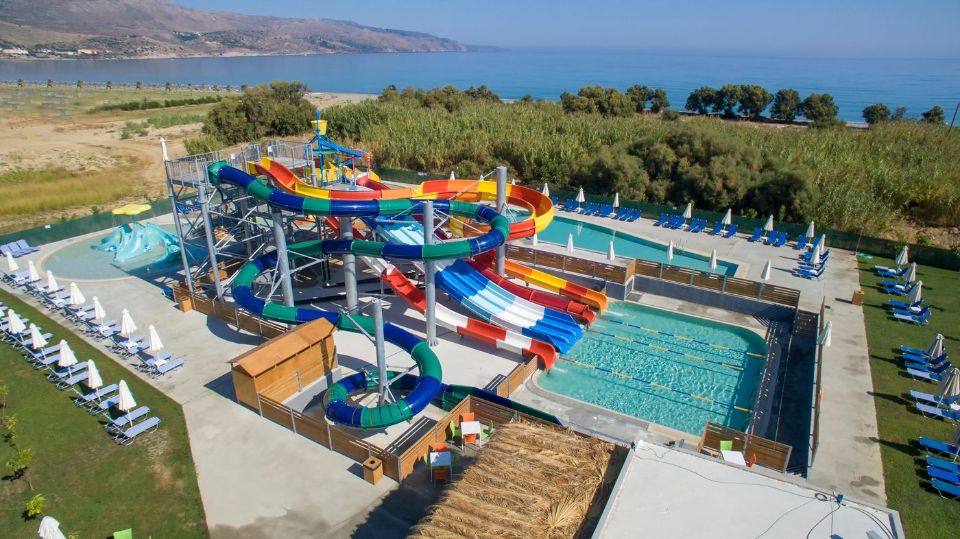 Selini-Suites-Sports-and-Entertainment-20