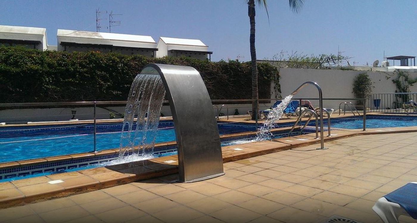 Costa-Volcan-and-Spa-Pool-12