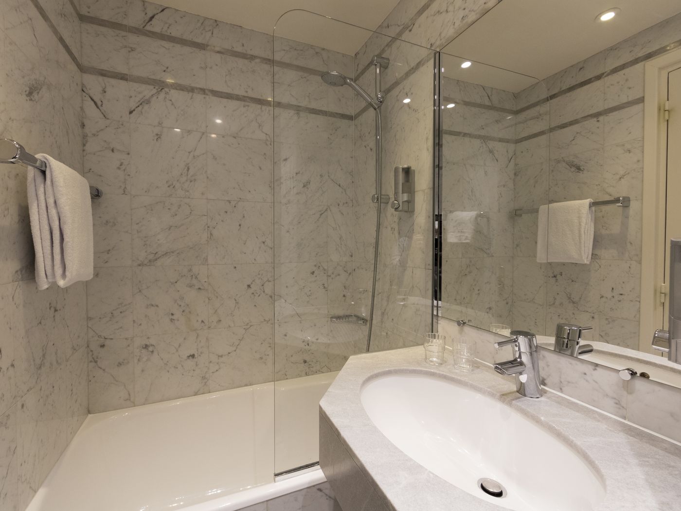 Saint-Germain---Paris-Room-50