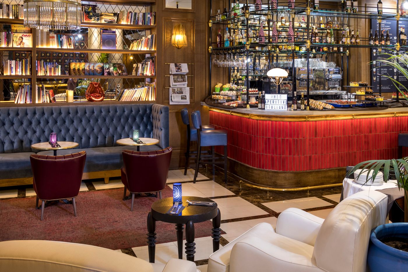 H10-Villa-de-la-Reina-Bar-18