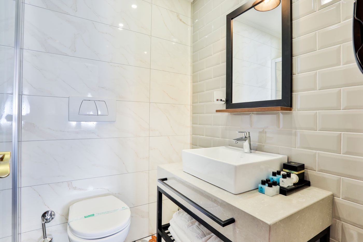 Orient-Express-Hotel-Room-24