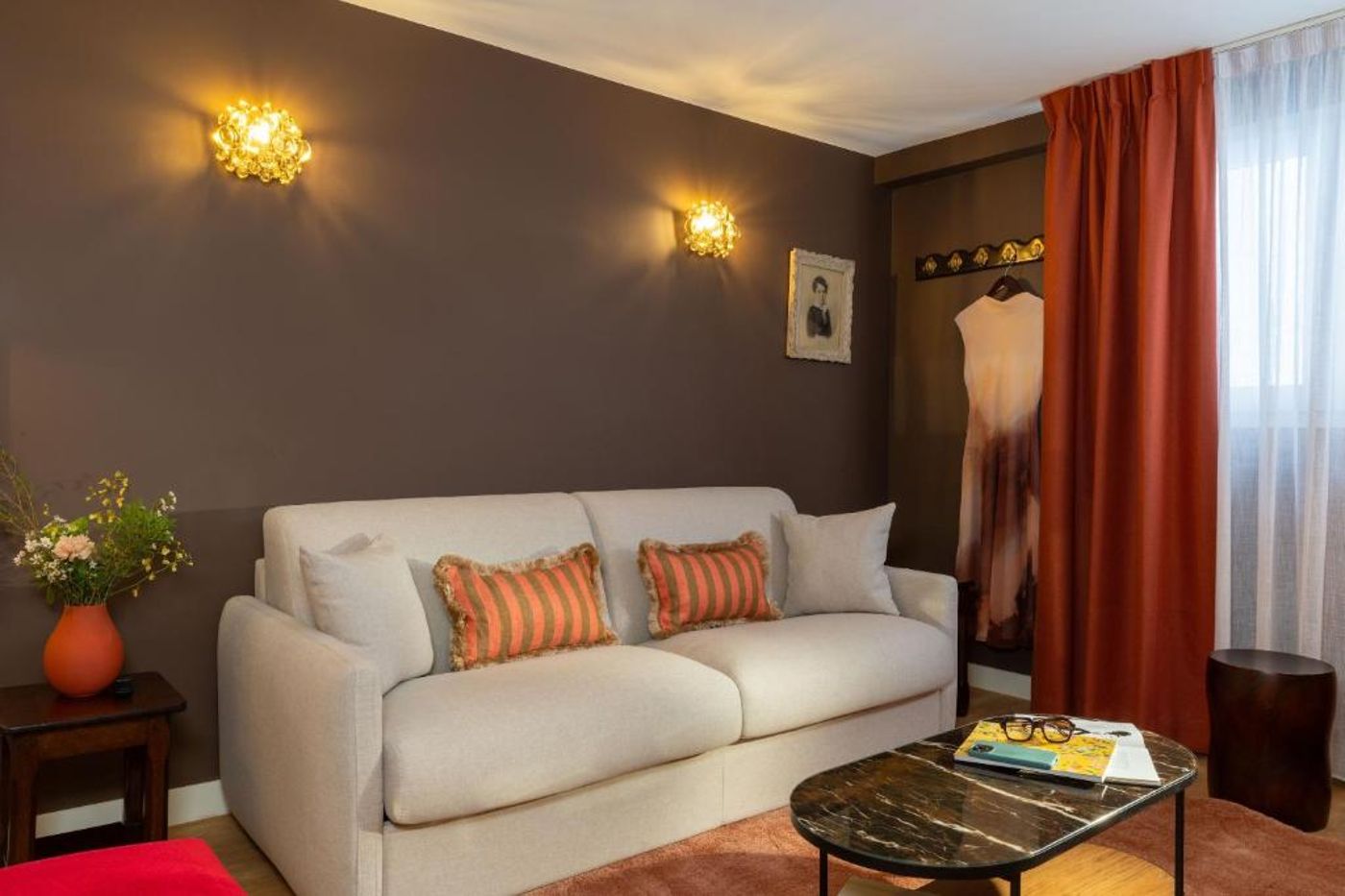 Hotel-Des-Deux-Continents-Room-29