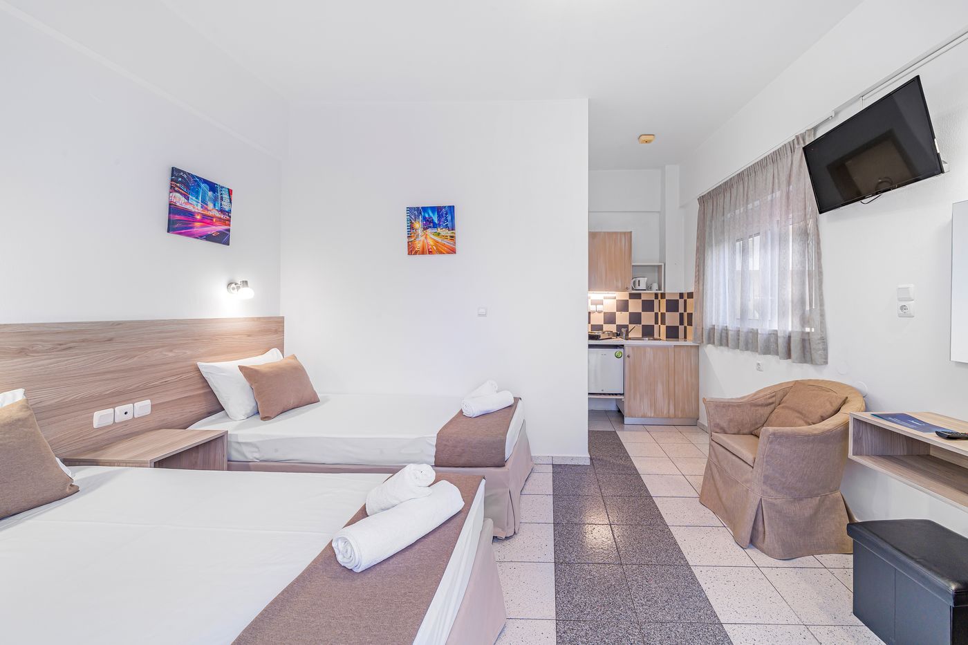 Happy-Days-Studios-Room-26