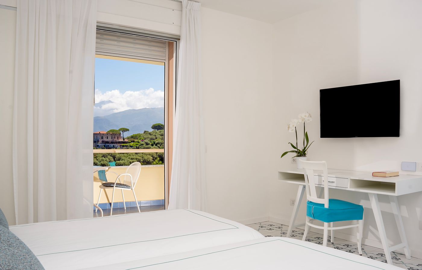 Grand-Hotel-Vesuvio-Room-25