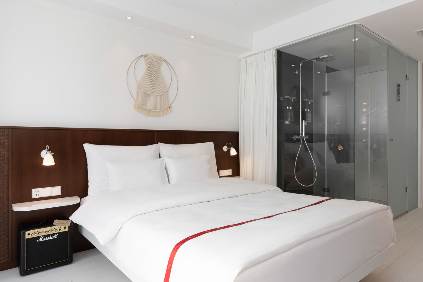 Ruby-Claire-Hotel---Bar-Room-16