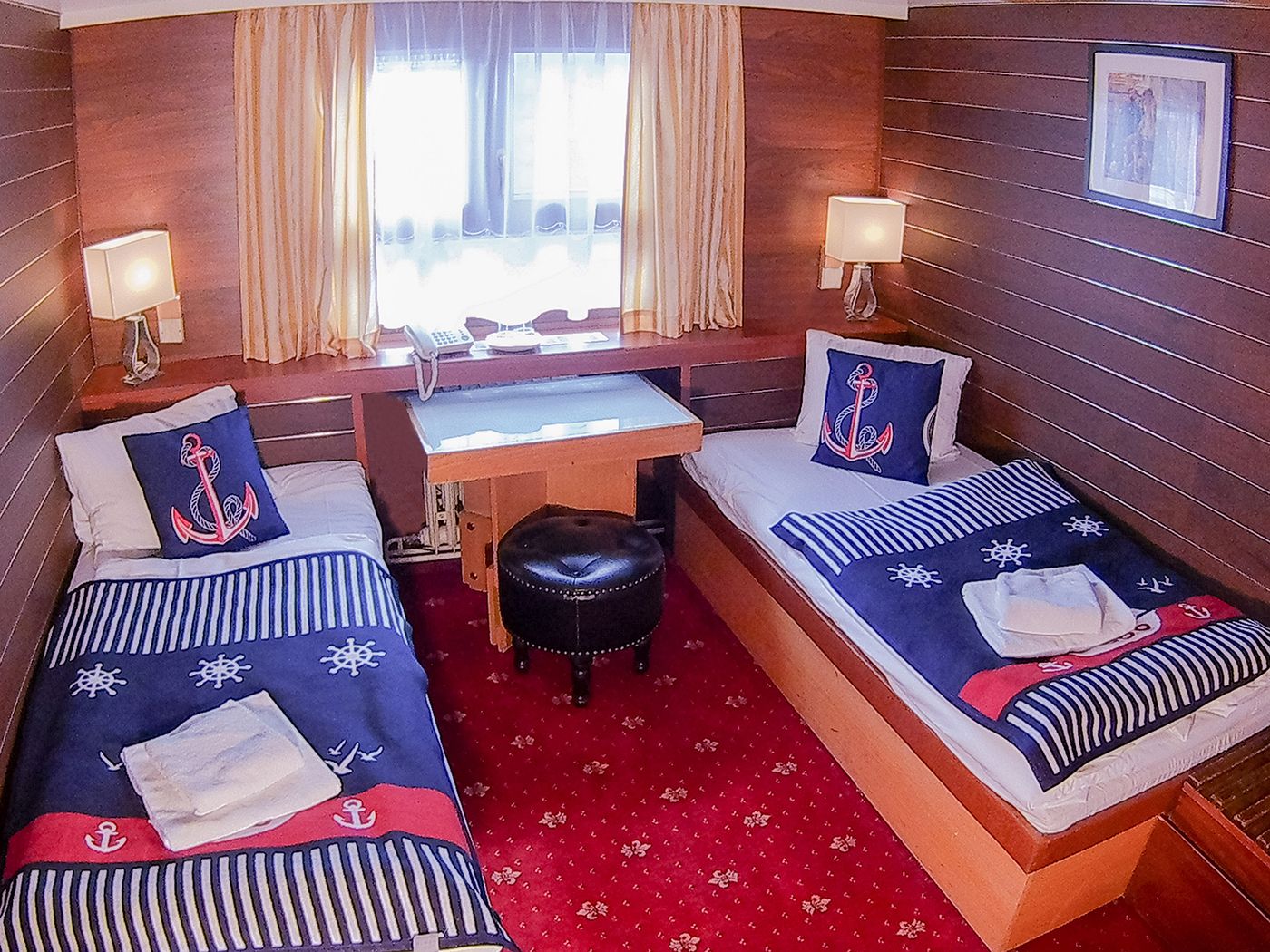 Botel-Albatros-Room-9