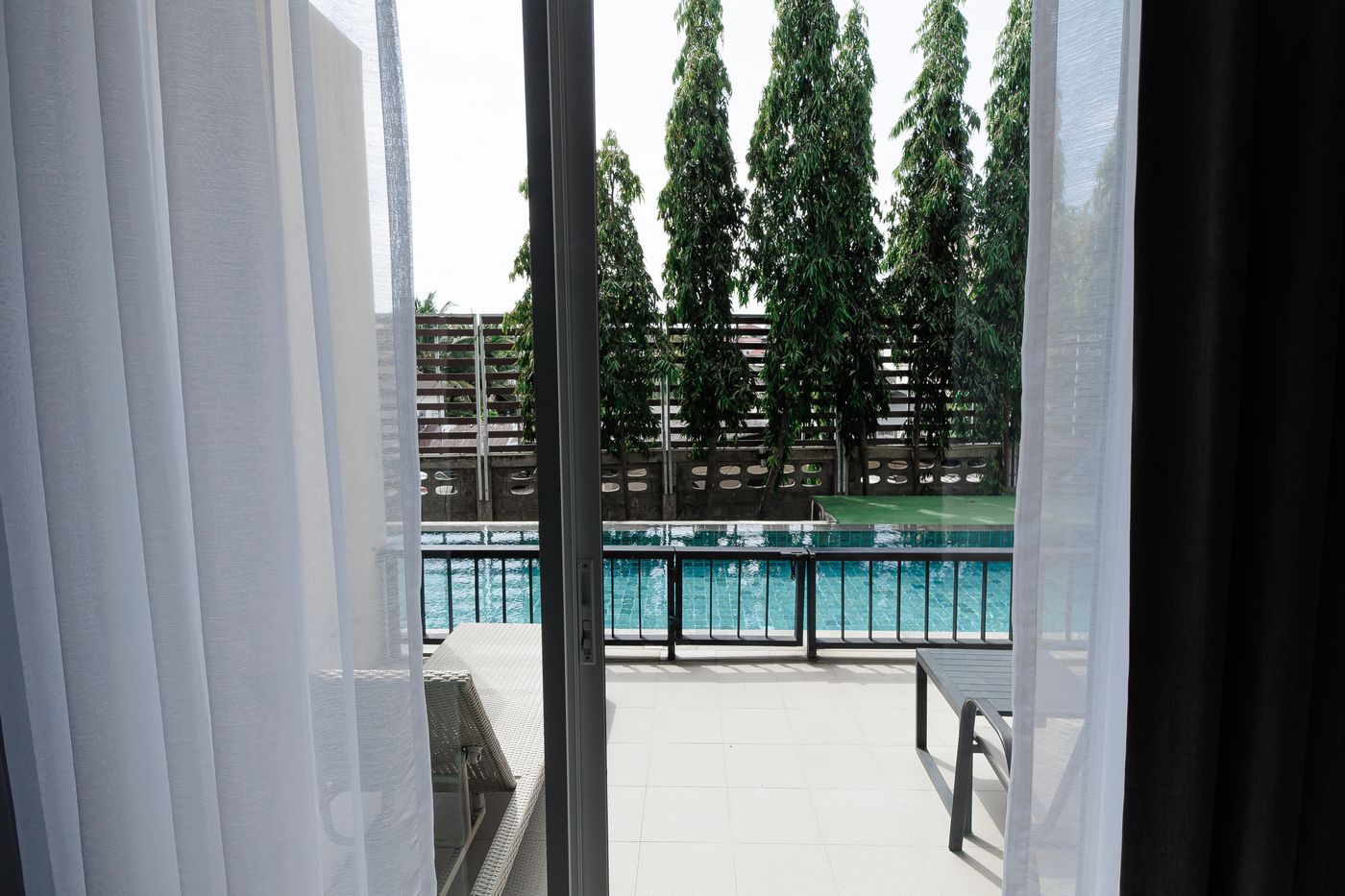 The-Melody-Phuket-Hotel-Terrace-12