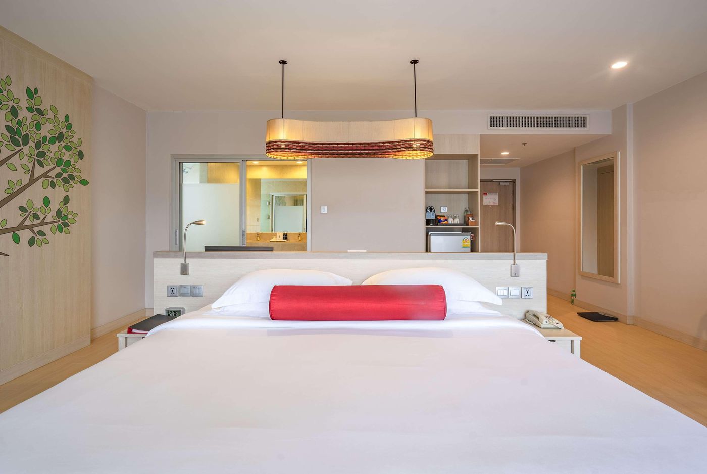 Ramada-By-Wyndham-Phuket-Deevana-Room-39