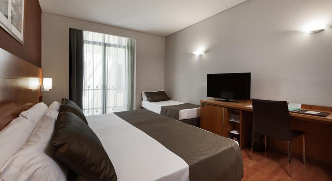 Catalonia-Puerta-del-Sol-Room-45