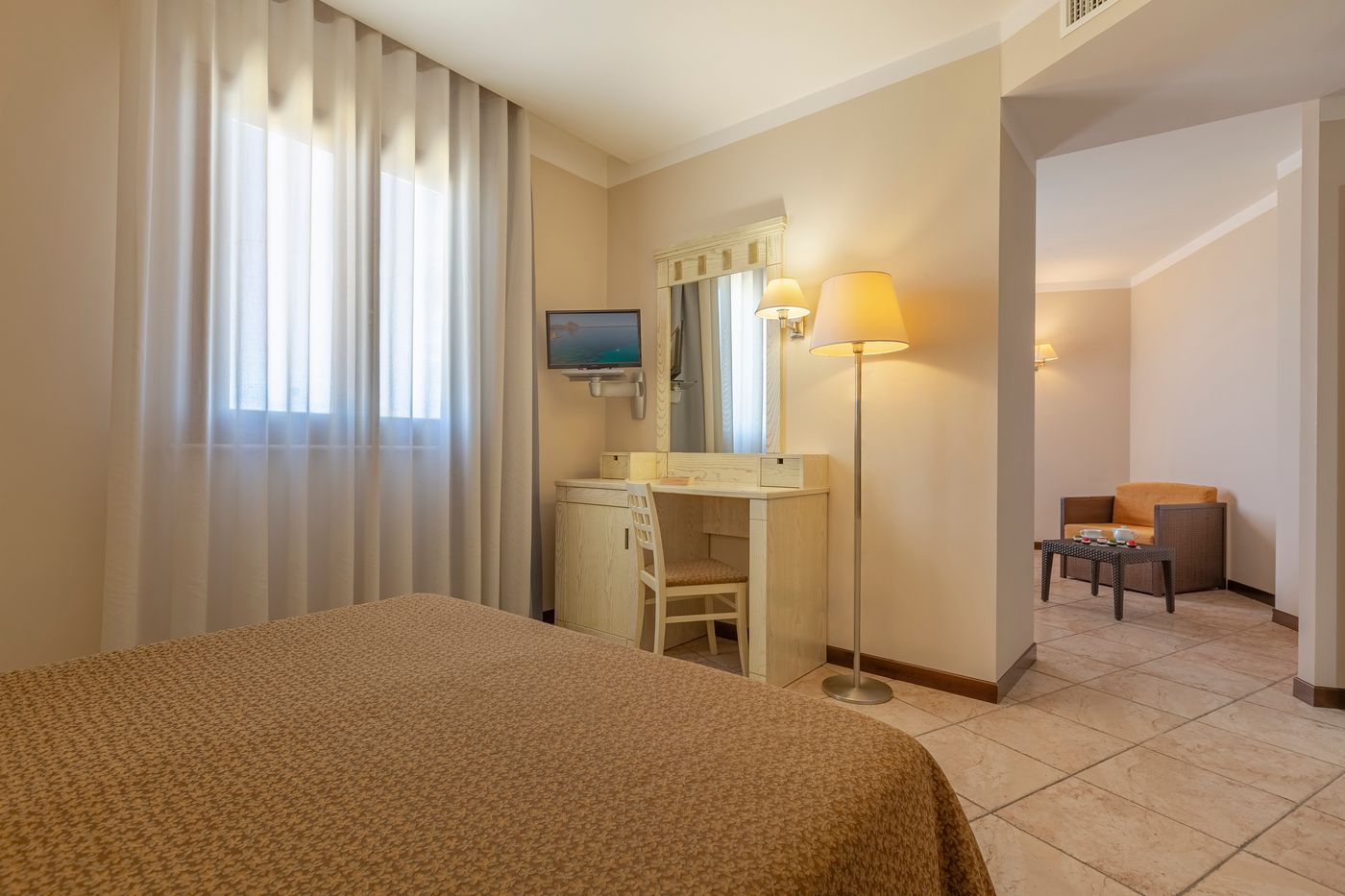 Villa-Zina-Park-Hotel-Room-21