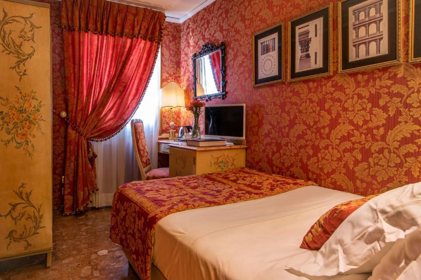 Hotel-Santo-Stefano-Room-12