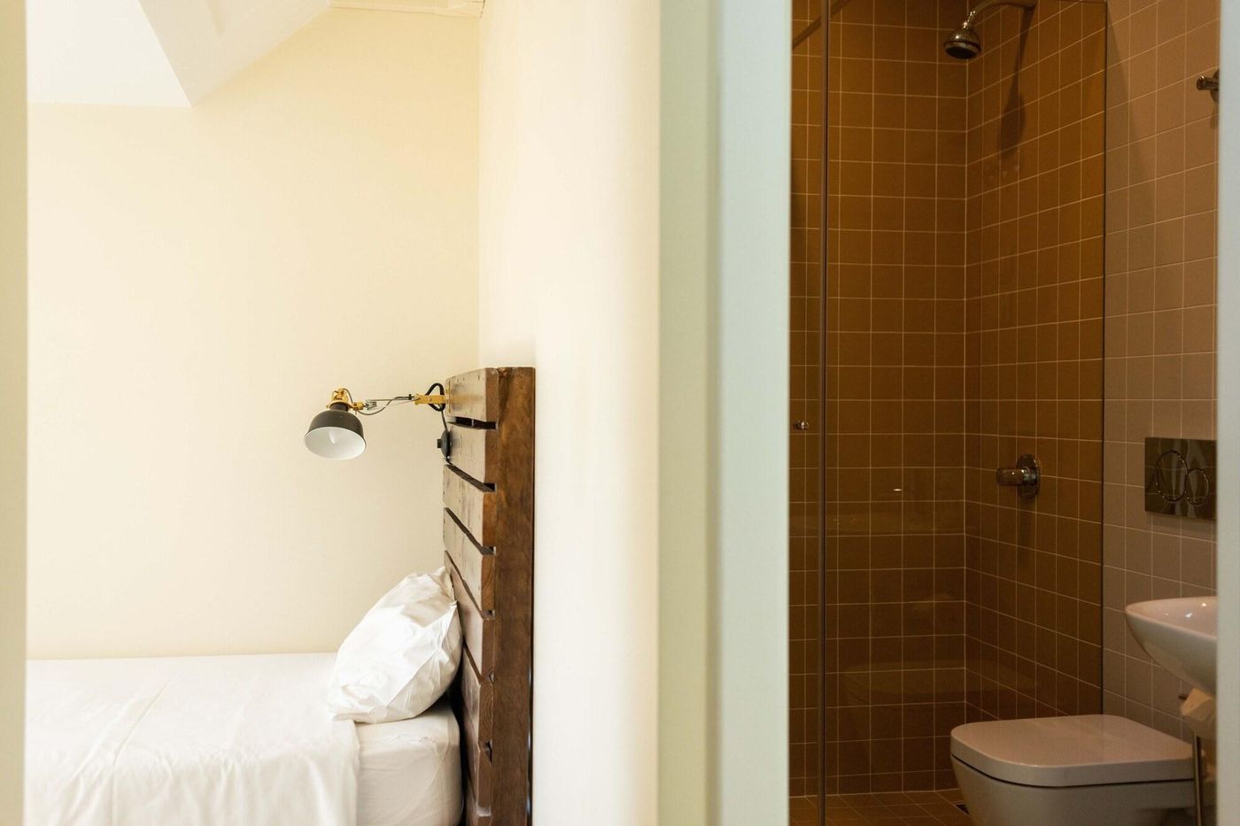 Sant-Jordi-Hostels-Lisbon-Room-48